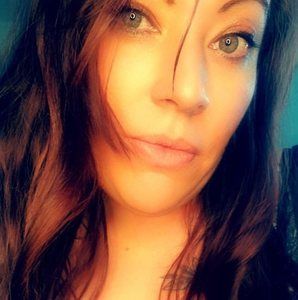 Meet your Posher, Angie